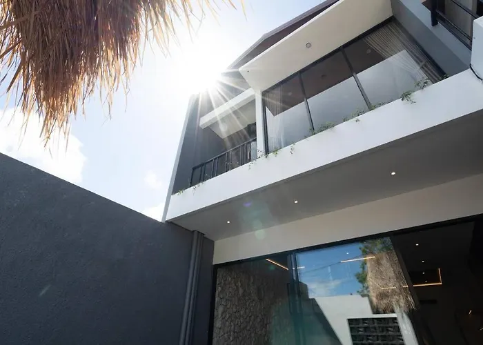 Nirav 2 Bedrooms 1 Bedroom Mezzanine * أُلُواتو